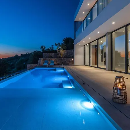 The Sall - Private Pool And Breathtaking Views, By Zantewize Villa *